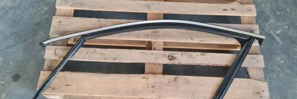 Audi Q3 F3 Rubber seal front coupe door 83A837431