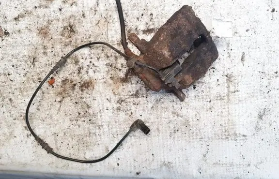 Mercedes-Benz C W203 Front brake caliper