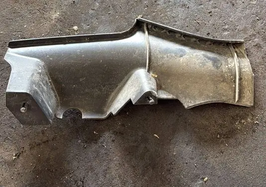 Ford Mondeo Mk III Intercooler air guide/duct channel 3S718310AA