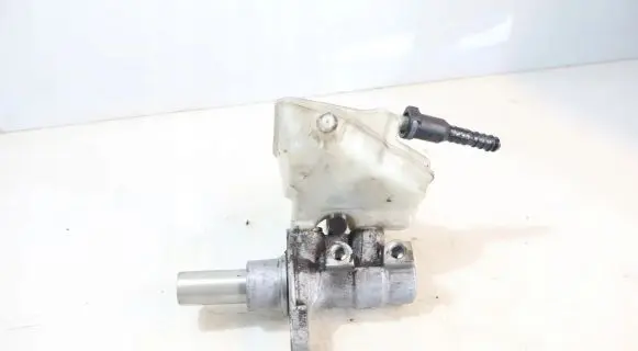 Citroen C4 II Master brake cylinder