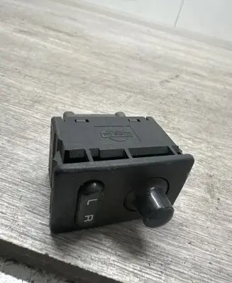 Nissan Patrol Y61 Wing mirror switch 92240