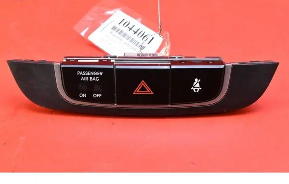 Hyundai ix35 Hazard light switch 937902S000BLH