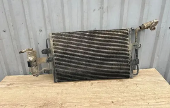 Volkswagen New Beetle A/C cooling radiator (condenser)