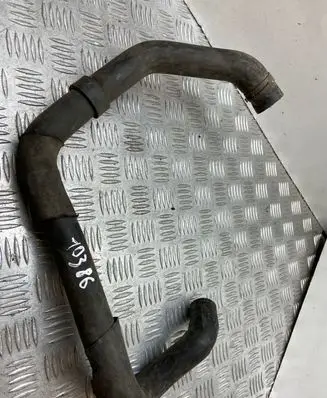 Volkswagen PASSAT B6 Engine coolant pipe/hose