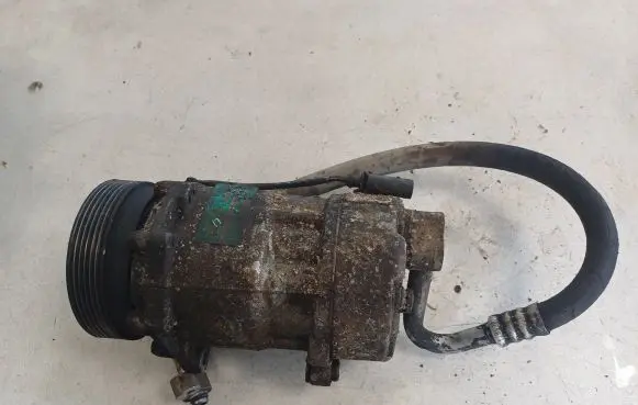 Volkswagen Golf IV Air conditioning (A/C) compressor (pump) 1J0820803F
