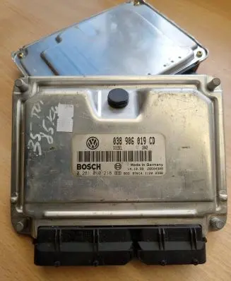 Volkswagen PASSAT B5 Engine control unit/module 038906019CD 28SA4308 0281010218