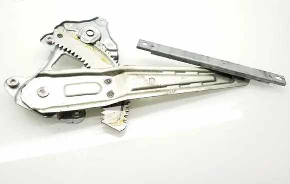 Nissan Leaf I (ZE0) Rear window lifting mechanism without motor