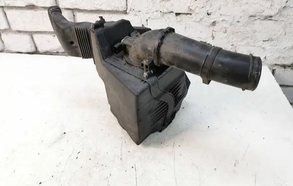 Ford Kuga I Air filter box 7M519600BF