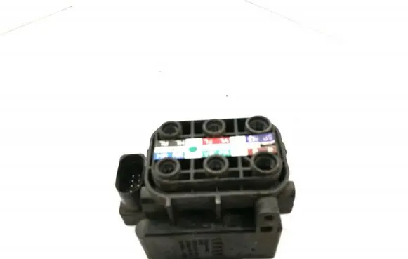 Audi A8 S8 D4 4H Air suspension valve block 4H0616013A