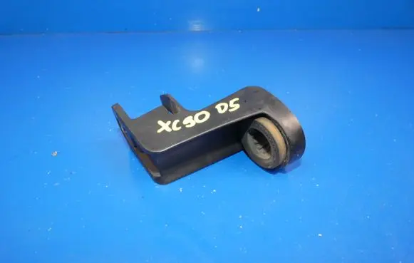 Volvo XC90 Air filter cleaner box bracket assembly 31439663
