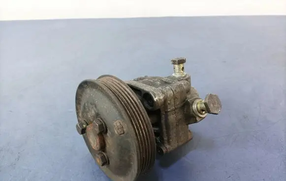 BMW 5 E34 Power steering pump 1141054