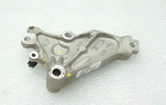 Nissan Navara D40 EGR valve cooler bracket 1471500Q0C