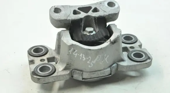 Land Rover Discovery Sport Engine mount bracket EJ322M121AD