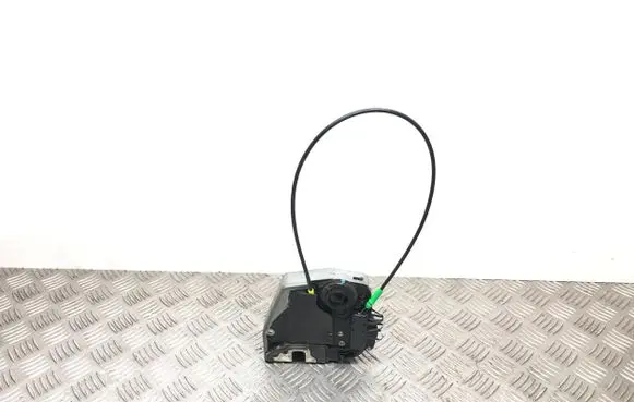 Toyota Prius (XW20) Rear door lock 6921OK