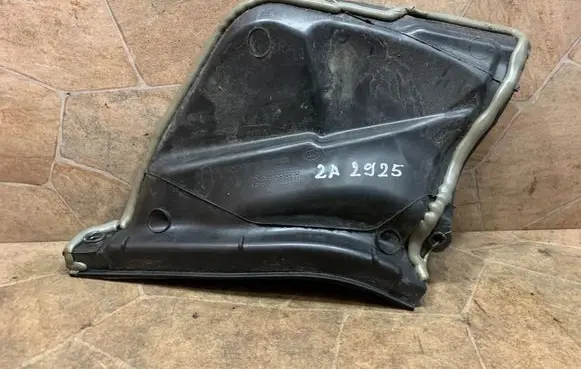 Mercedes-Benz GLE (W166 - C292) Other engine bay part A1666208001