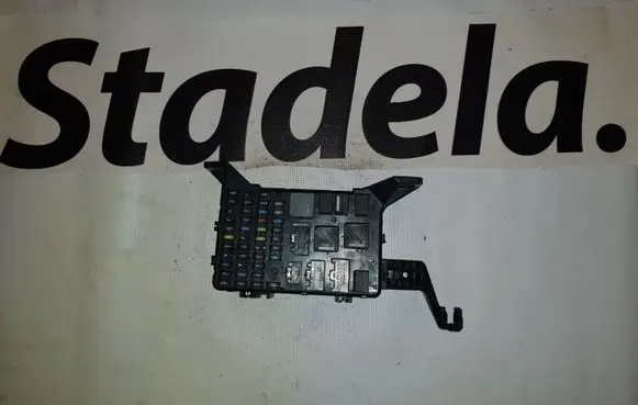 Ford Mondeo Mk III Fuse box set 71587314 1S7T14A073AE 1S7T14A301