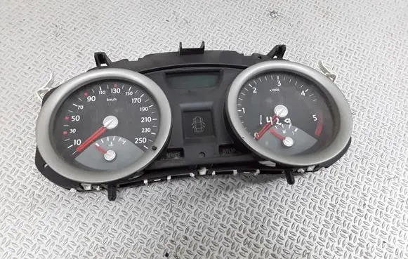 Renault Megane II Speedometer (instrument cluster) 8200399695A