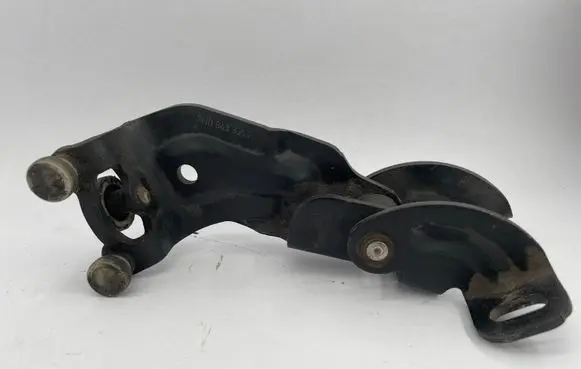 Seat Alhambra (Mk2) Sliding door upper roller guide/hinge 7N0843335F
