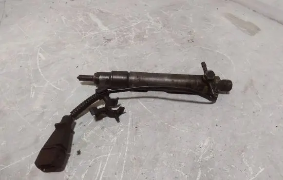 Audi A3 S3 8L Fuel injector 038130202B 0432193593