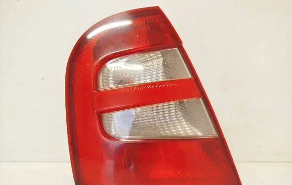 Skoda Fabia Mk1 (6Y) Rear/tail lights 6Y6945095 6Y6945111 XU3X13405AA