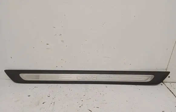 KIA Pro Cee'd II sill trim set (inner) 85882A2101
