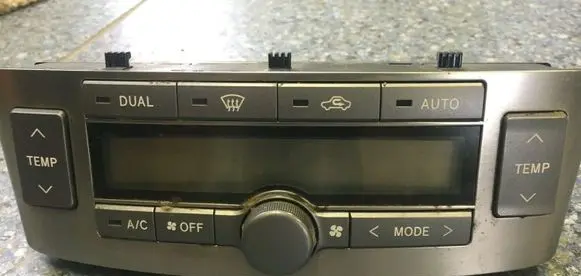 Toyota Avensis T250 Climate control unit 5590005281