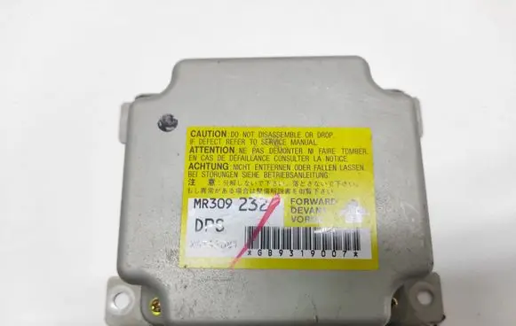 Mitsubishi Galant Airbag control unit/module MR309232 X6T42081