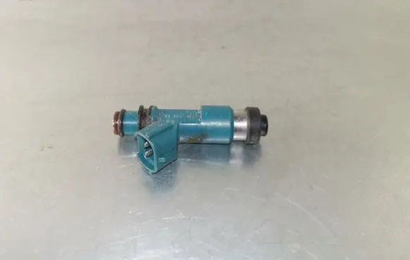 Subaru Forester SJ Fuel injector 181042602