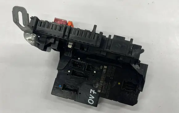 Mercedes-Benz C W204 SAM control unit a2049060105