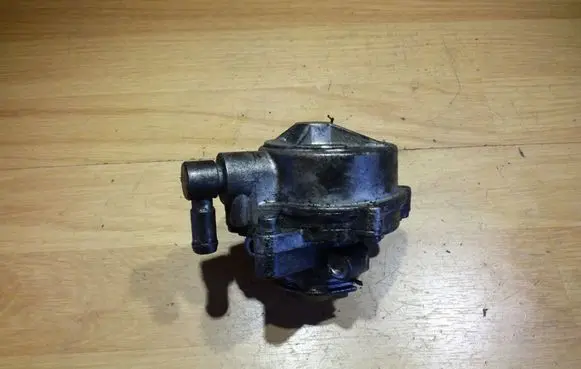 Audi A6 S6 C5 4B Vacuum pump 72218501