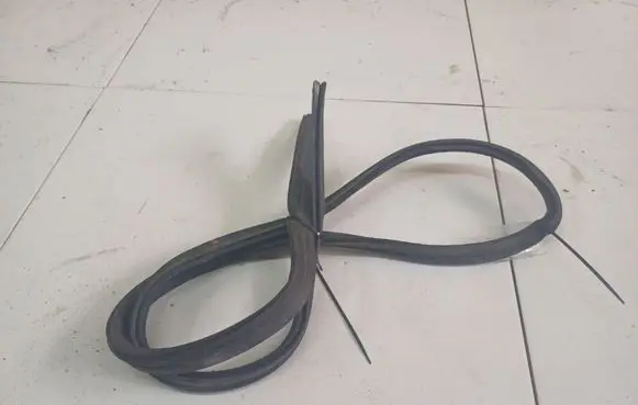 Rubber seal rear door