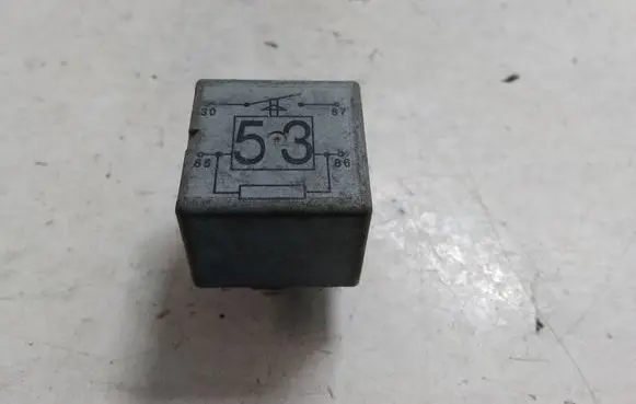 Volkswagen Touareg I Other relay 141951253B