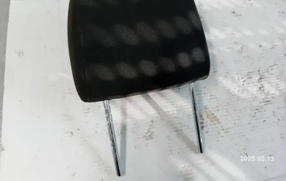 Toyota Avensis T250 Front seat headrest 