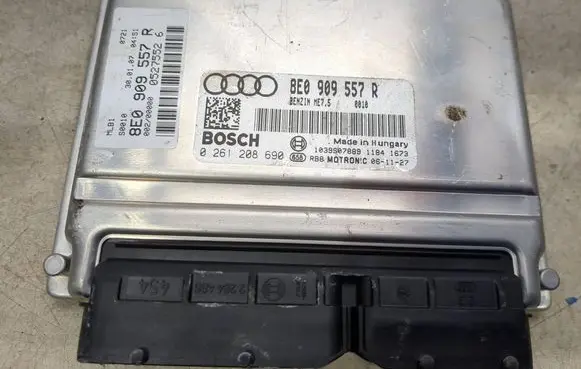 Audi A4 S4 B7 8E 8H Engine control unit/module 8E0909557R 0261208690 1039S07889