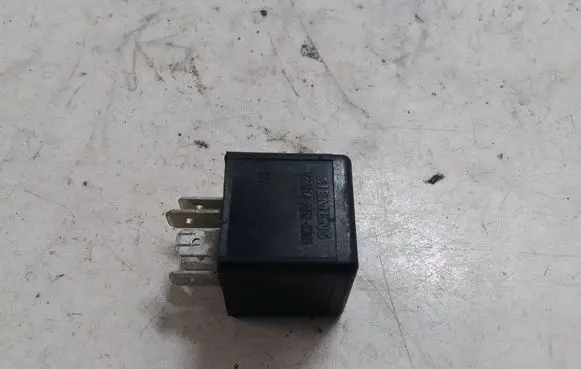 Mercedes-Benz C W202 Other relay 0025422119