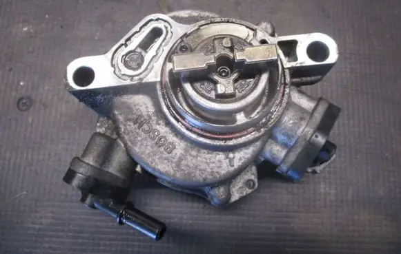 Peugeot 5008 Vacuum pump