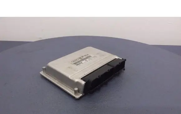 Audi A4 S4 B5 8D Engine control unit/module ECU 8D0907558DA