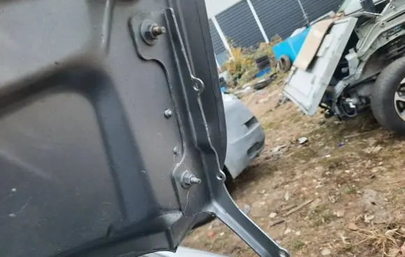 Peugeot 2008 I Engine bonnet/hood hinges