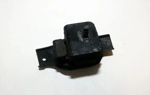 Subaru Legacy Engine mount bracket