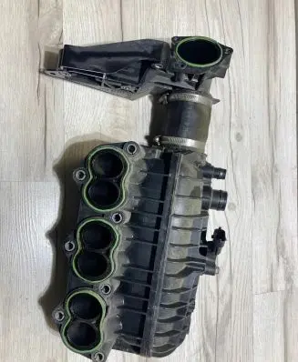 Ford Fiesta Intake manifold 1047092S01 1060231s01