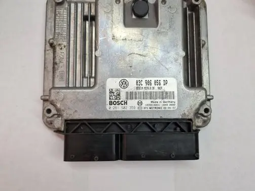 Volkswagen Golf V Engine control unit/module 03C906056DP 0261S02359 MED9510