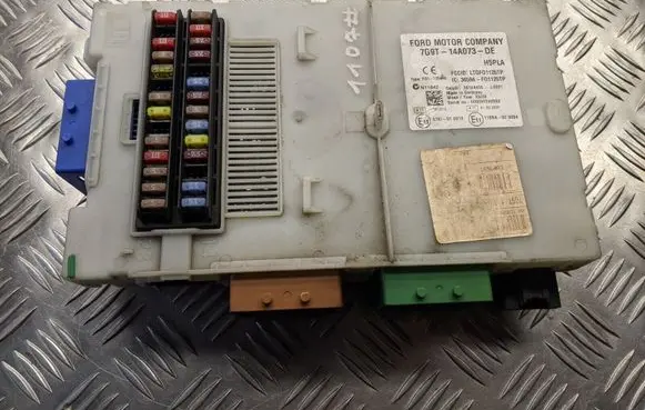 Ford Galaxy Fuse module 7G9T14A073DE