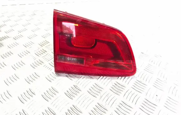 Volkswagen Touran II Tailgate rear/tail lights 1T0945093