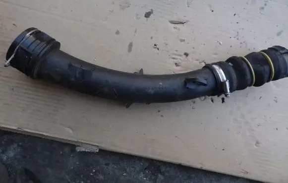 Citroen C3 Picasso Intercooler hose/pipe 9677537880