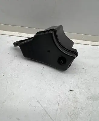 Vacuum air tank