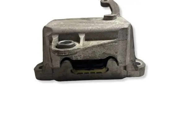 Volvo XC40 Engine mount bracket 31460250