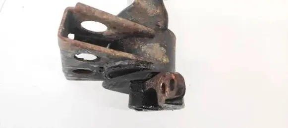 Engine mount bracket