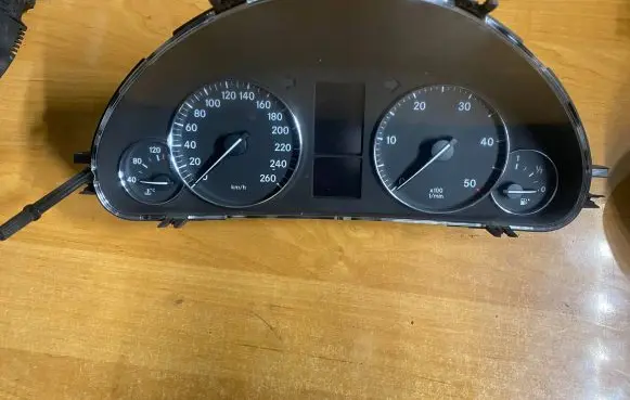 Mercedes-Benz C W203 Speedometer (instrument cluster) A2035404947 A2C53020883