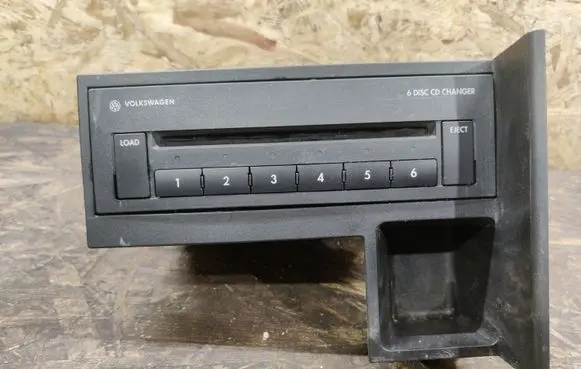 Volkswagen Cross Touran I CD/DVD changer 1T0035110A