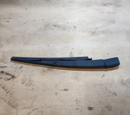Nissan Qashqai Rear wiper blade arm